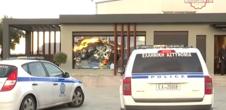 Επίθεση σε γραφεία λάθος εταιρείας από τον Ρουβίκωνα