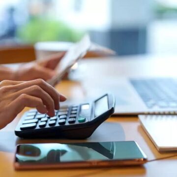 Αντίστροφη μέτρηση για τις φορολογικές δηλώσεις
