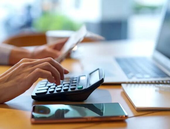 Αντίστροφη μέτρηση για τις φορολογικές δηλώσεις