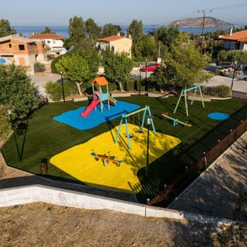 Ανακαινίζονται οι παιδικές χαρές του Δήμου