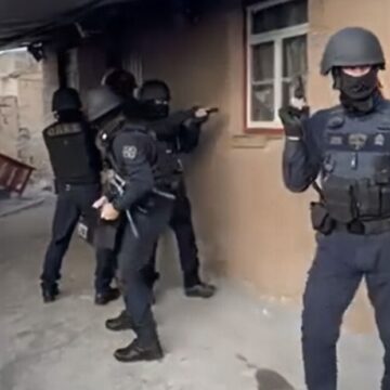 Έφοδος της ΕΛΑΣ σε οικισμούς Ρομά σε Παιανία και Σπάτα