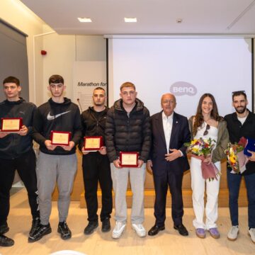 Τελετή ανακήρυξης πρεσβευτών και βράβευσης των ηρωικών μαθητών του Λυκείου