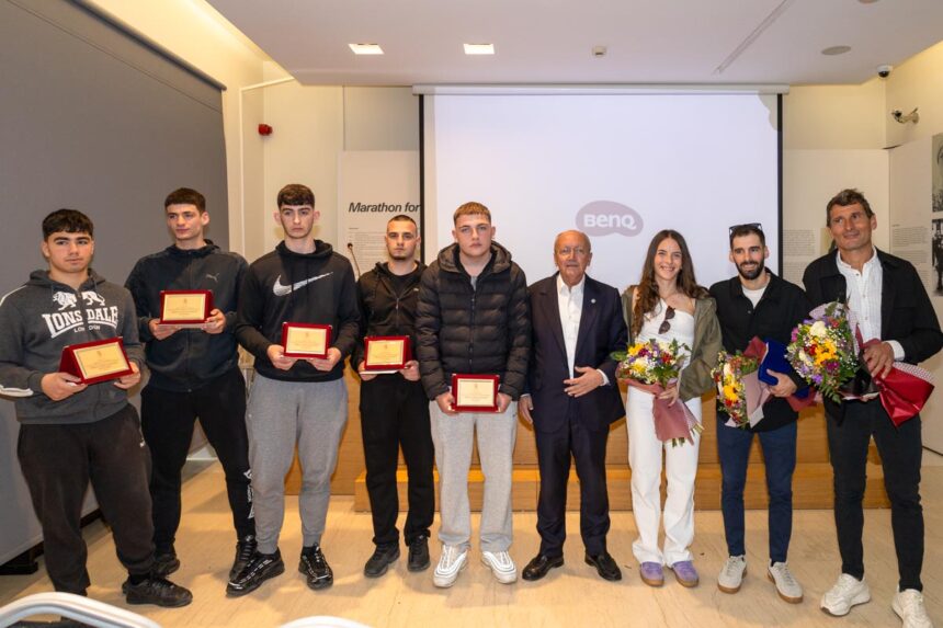 Τελετή ανακήρυξης πρεσβευτών και βράβευσης των ηρωικών μαθητών του Λυκείου