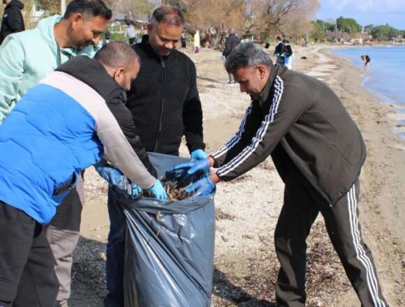 MARATHONAS_KATHARISMOS PARALIAS Δράση καθαρισμού από τους εθελοντές της Ninarkari Mission