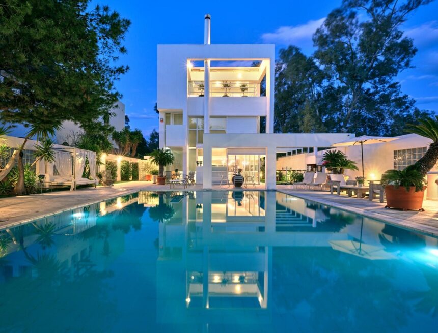 Η κρίσιμη επιλογή στα πολυτελή ακίνητα το 2026