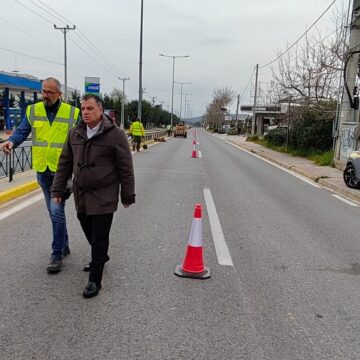 Αυτοψία του Αντιπεριφερειάρχη Ανατολικής Αττικής στις εργασίες στη Λ. Μαραθώνος