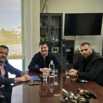 SARONIKOS_SYNANTHSH Συνάντηση του Δημάρχου για θέματα Πολιτικής Προστασίας