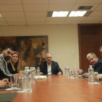 Συμφωνία στη συνάντηση Τάκη Θεοδωρικάκου με βενζινοπώλες