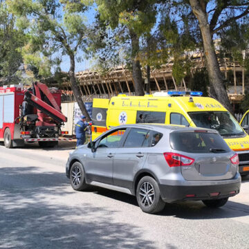 Άνδρας έπεσε και εγκλωβίστηκε σε φρεάτιο οικοδομής