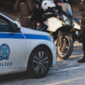 Εξαρθρώθηκε σπείρα που έκλεβε καταστήματα στην Αττική