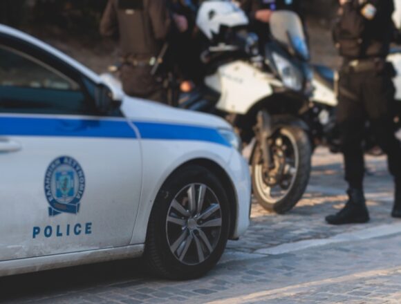 Εξαρθρώθηκε σπείρα που έκλεβε καταστήματα στην Αττική