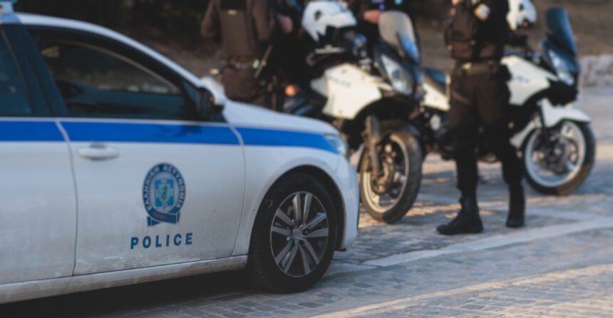 Εξαρθρώθηκε σπείρα που έκλεβε καταστήματα στην Αττική