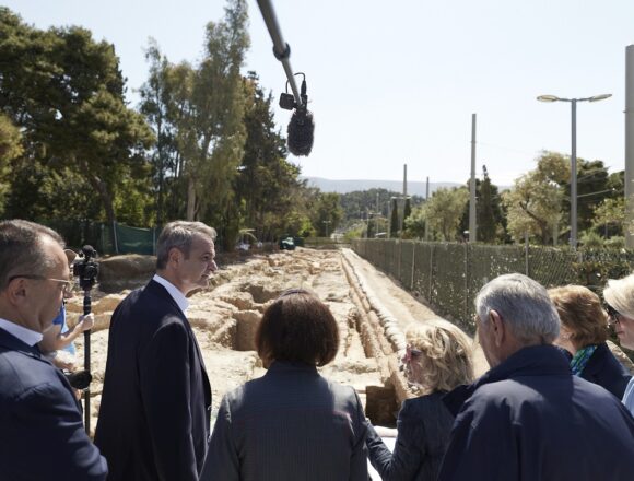 Ο Κυρ. Μητσοτάκης επισκέφθηκε τα έργα ανάπλασης της Βασιλίσσης Όλγας