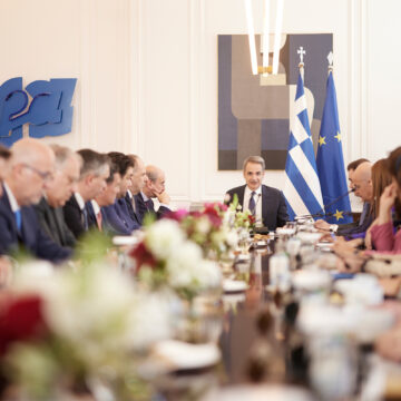 MHTSOTAKHS_YPOYRGIKO SYMBOYLIO Ανάγκη θωράκισης απέναντι στην ανώνυμη τοξικότητα του διαδικτύου