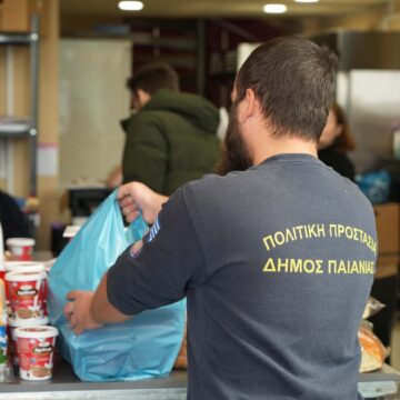 3,5 τόνοι τροφίμων εν όψει του Πάσχα στους δικαιούχους του Κοινωνικού Παντοπωλείου