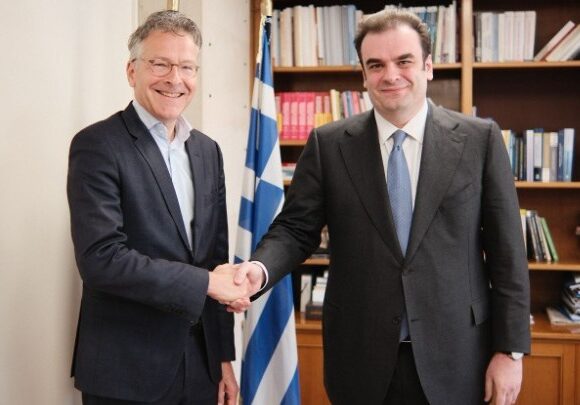 H Ελλάδα περνάει σε μια εποχή ανάπτυξης