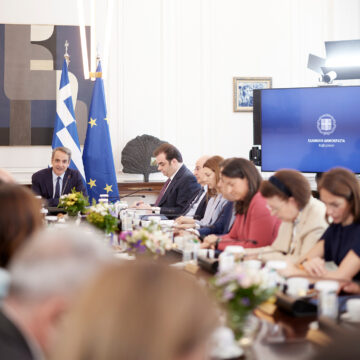 MHTSOTAKHS_YPOYRGIKO SYMBOYLIO Πολιτική Βαβέλ με τα νέα κόμματα