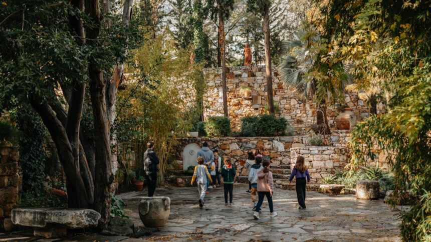 Έκθεση «Αναδρομικά: Επιλογές από τη συλλογή του Μουσείου Βορρέ»