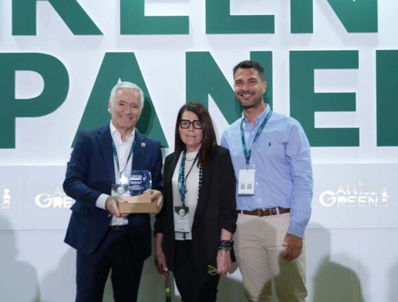 PAIANIA_BRABEIO KAINOTOMIAS 2 Βραβείο καινοτομίας για την «Εφαρμογή Διαχείρισης Δομών»