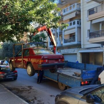 PALLHNH_EGKATELELEIMMENA OXHMATA Απομακρύνθηκαν πάνω από 150 εγκαταλελειμμένα οχήματα