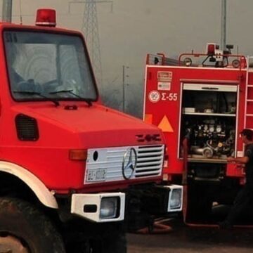 PYROSBESTIKA OXHMATA Πάνω από 18.500 πυροσβέστες, 4.000 οχήματα, 100 βάσεις drones και περισσότερα από 80 εναέρια μέσα στην μάχη κατά των πυρκαγιών