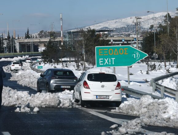 Ενοχή 4 στελεχών προτείνει ο εισαγγελέας για τον εγκλωβισμό χιλιάδων οδηγών το 2022