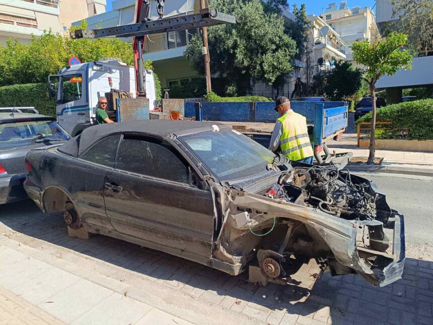 BBB_EGKATALELEIMMENA OXHMATA (4) Σε εξέλιξη το πρόγραμμα απόσυρσης εγκαταλελειμμένων οχημάτων
