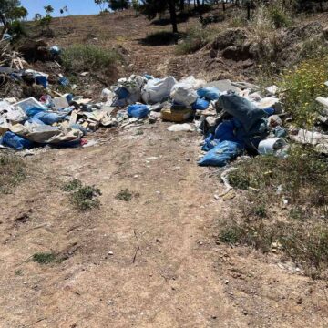 OROPOS_MHNYSH 2 Μήνυση κατά ιδιωτών που πιάστηκαν επ’ αυτοφώρω να ρίχνουν μπάζα σε δασική έκταση