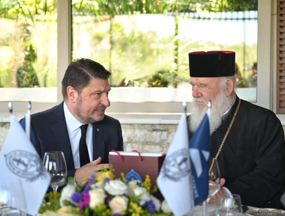 PERIFEREIA_ARXIEPISKOPOS (2) Γεύμα εργασίας του Νίκου Χαρδαλιά με τον Αρχιεπίσκοπο και μέλη της Ιεράς Συνόδου