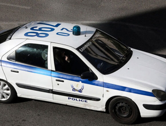 Παρουσιάστηκε ως υπάλληλος του ΔΕΔΔΗΕ και άρπαξε 82 λίρες, 20.000 ευρώ και κοσμήματα