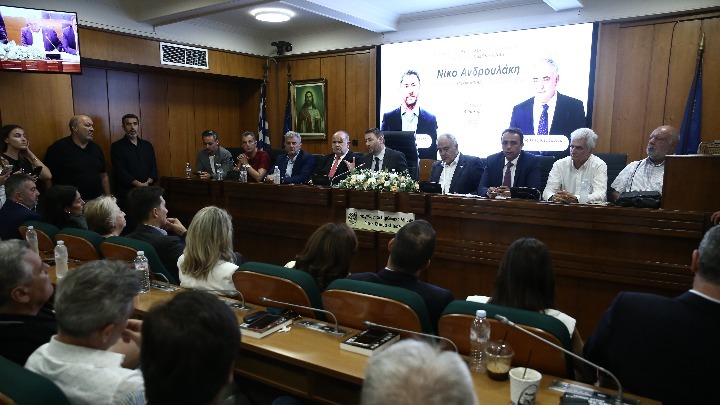 ANDROYLAKHS Επτά παρεμβάσεις για την αναγέννηση της μικρομεσαίας επιχείρησης