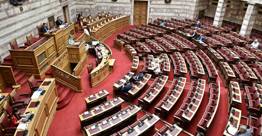 Υπερψηφίστηκε ο νέος Κώδικας Τοπικής Αυτοδιοίκησης στη Βουλή