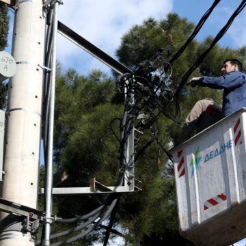 Προβλήματα στην ηλεκτροδότηση σε πολλές περιοχές της Αττικής