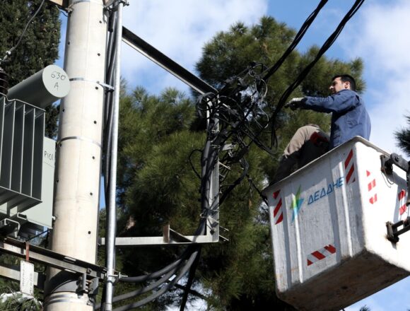 Προβλήματα στην ηλεκτροδότηση σε πολλές περιοχές της Αττικής