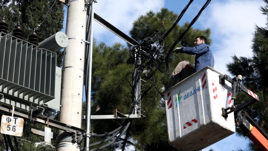 Προβλήματα στην ηλεκτροδότηση σε πολλές περιοχές της Αττικής