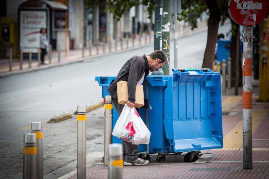 FTOXEIA Σε κατάσταση φτώχειας ένας στους δέκα εργαζόμενους στην Ελλάδα