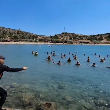 KOROPI_YDROGYMNASTIKH Υδρογυμναστική στην παραλία Λουμπάρδας