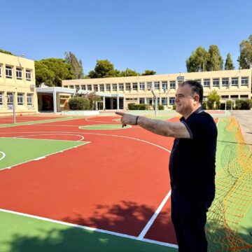 Αυτοψία του Δημάρχου, Χρήστου Αηδόνη, στο 1ο Γυμνάσιο Παλλήνης