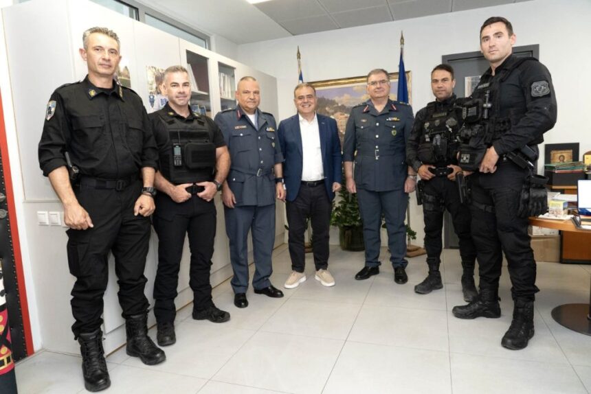 Ο Δήμαρχος Χρήστος Αηδόνης τίμησε την Ομάδα ΔΙ.ΑΣ. Δήμου Παλλήνης