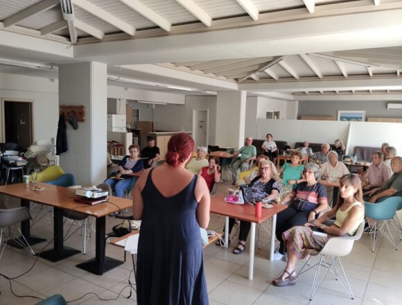 Ενημέρωση στο ΚΑΠΗ Ραφήνας για καύσωνες, θερινή ασφάλεια και πρόληψη