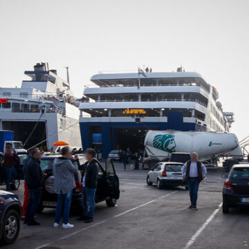 Κήρυξη 24ωρης απεργίας στα πλοία που αποπλέουν από Ραφήνα