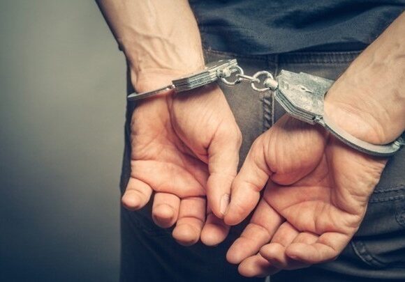 XEIROPEDES Συνελήφθη 64χρονος Αυστριακός καταζητούμενος στη Γερμανία