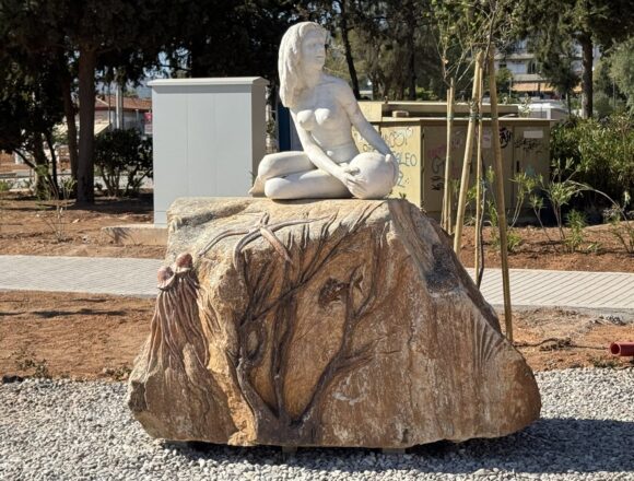 LAYRIO_AGALMA Αντιδράσεις για το άγαλμα στην προβλήτα του Λαυρίου από το Επιμελητήριο Εικαστικών Τεχνών Ελλάδας