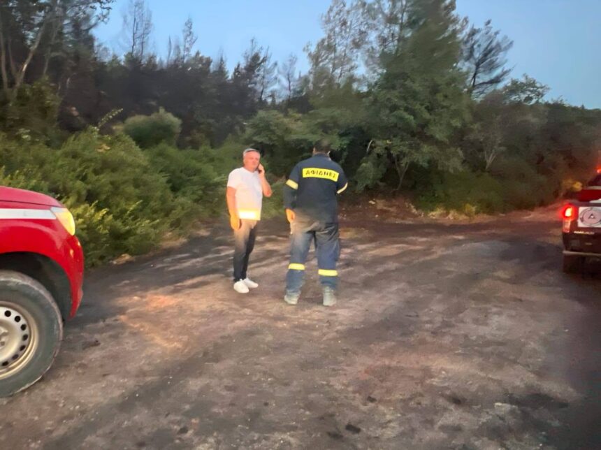OROPOS_FOTIA 2 Άμεση αντιμετώπιση της πυρκαγιάς στον Δήμο Ωρωπού
