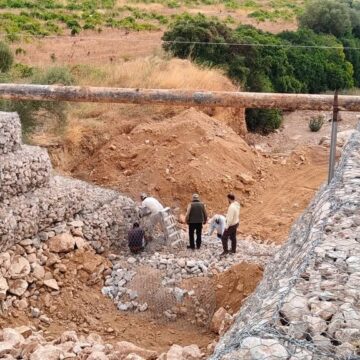 Αυτοψία του Αντιπεριφερειάρχη στο ρέμα της Αγίας Παρασκευής στην Καλλιτεχνούπολη