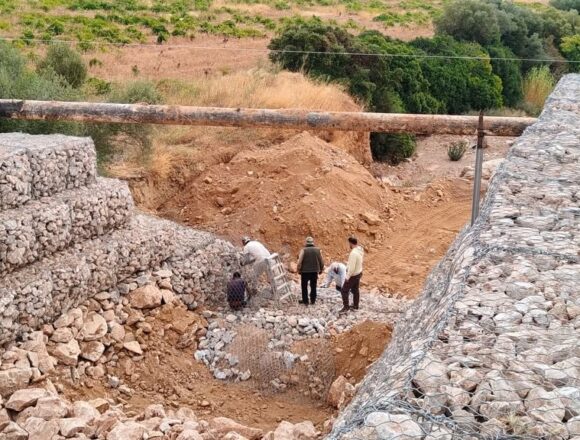 Αυτοψία του Αντιπεριφερειάρχη στο ρέμα της Αγίας Παρασκευής στην Καλλιτεχνούπολη