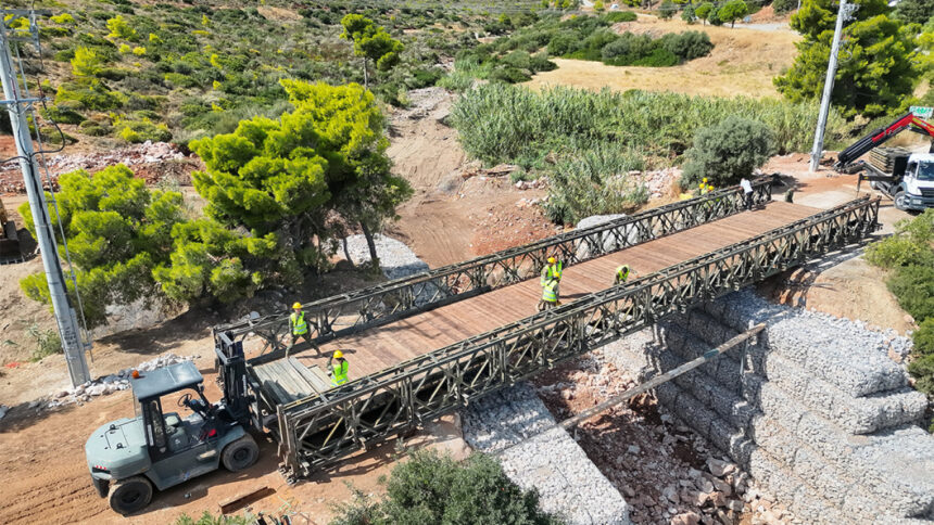 RAFHNA_GEFYRA BAILEY Ολοκληρώθηκε η τοποθέτηση της γέφυρας Bailey στην Καλλιτεχνούπολη