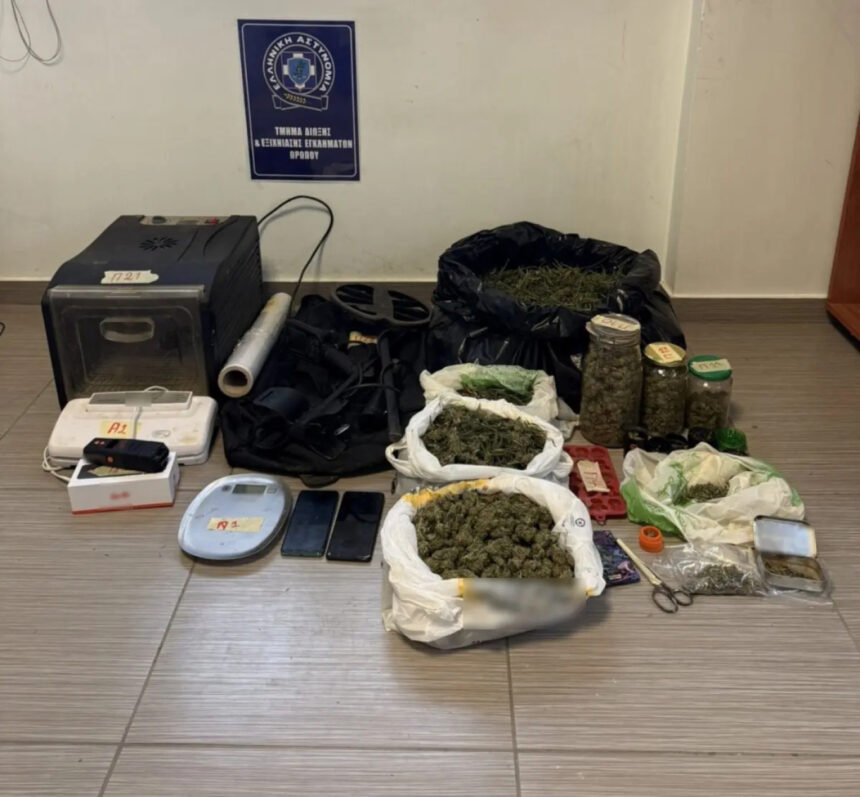 KALAMOS_NARKOTIKA Εντοπίστηκε εργαστήριο κάνναβης σε αυλή σπιτιού