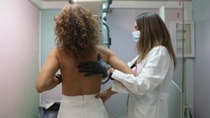MASTOGRAFIA Ξεκίνησε η αποστολή SMS για δωρεάν προληπτικές εξετάσεις μαστού