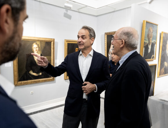 Η οικονομία και οι τράπεζες οφείλουν να υπηρετούν την κοινωνία και όχι το αντίθετο